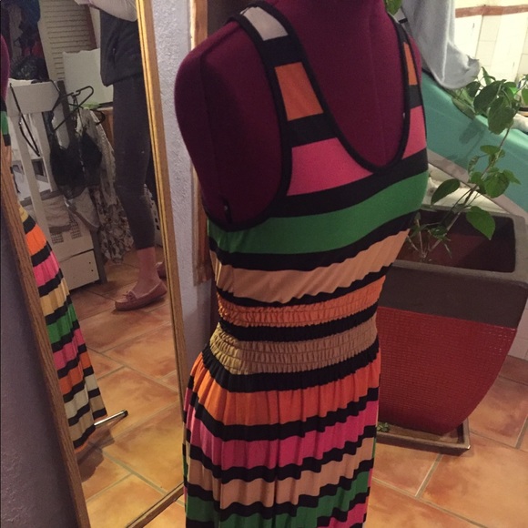 Striped summer dress. Light and airy, size medium - Picture 4 of 5